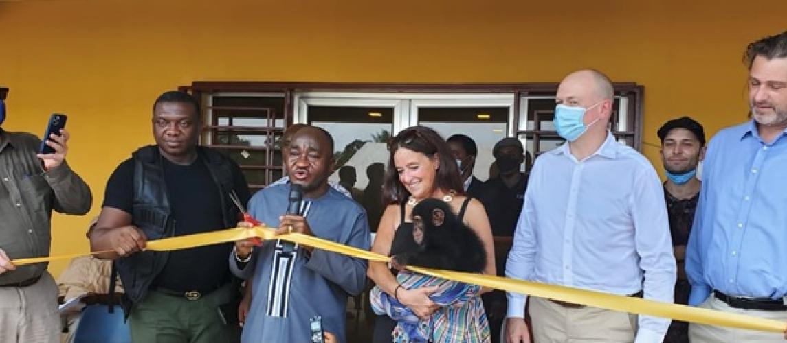 Foreign Min. H.E. Dee-Maxwell Saah Kemayah, Sr. cuts ribbon with FDA, LCRP, and International Ambassadors